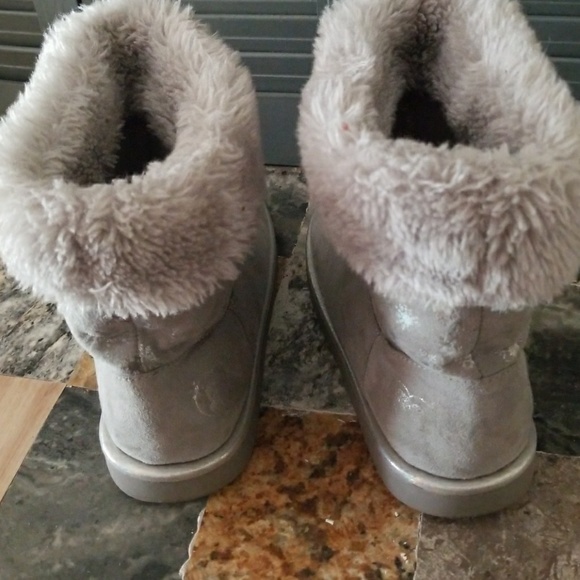 Boots - Picture 3 of 4